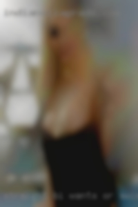 Straight, Bi wants or swinger openminded.